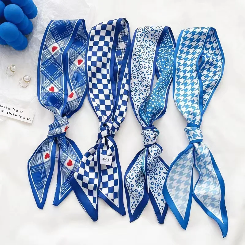 Ascot Neck Scarf - Pañuelo de seda azul Klein, nueva