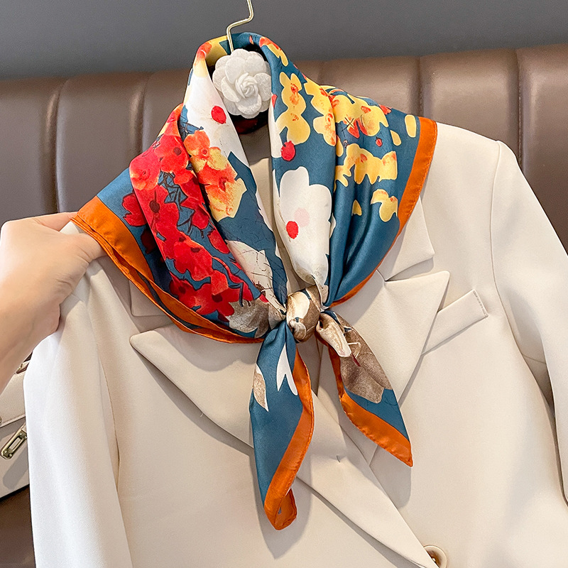 Bufanda cuadrada de seda de 70 - Silk Neck Scarf reseña y precio