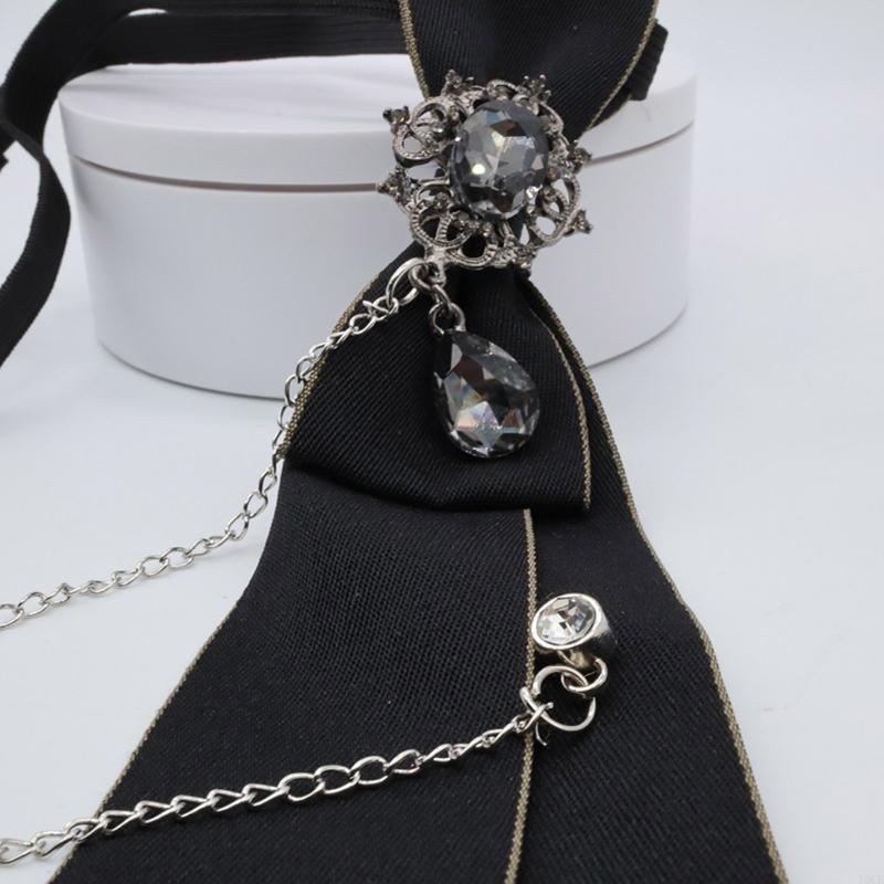 Corbata gótica con cadena meta - Bow Tie Pre Tied reseña y precio