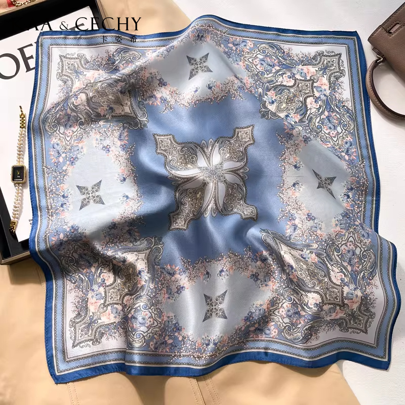 Pañuelo Cuadrado de Seda de Mo - Ascot Neck Scarf reseña y precio
