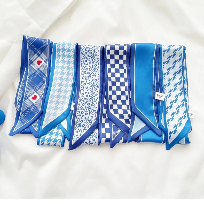 Pañuelo de seda azul Klein, nu - Ascot Neck Scarf reseña y precio